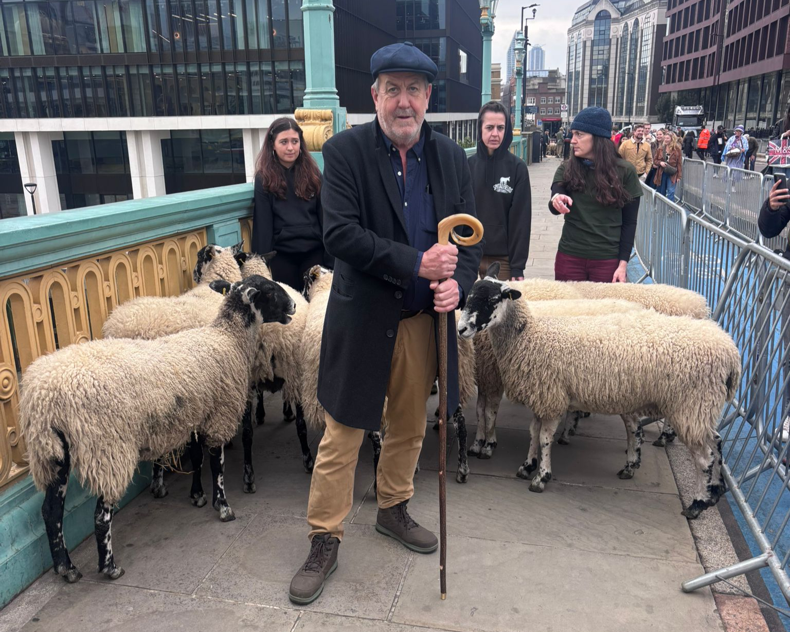 SHEAR DELIGHT ON SOUTHWARK BRIDGE