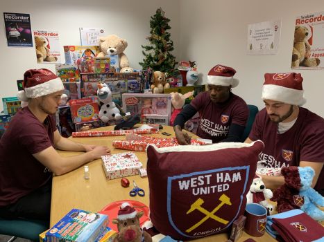 Share head office with Community Links charity for their Christmas Gift appeal
